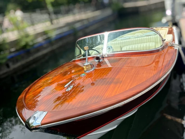 Wynajem Motorówka w Como (City) - Colombo Super Indios 