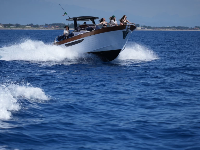 Wynajem łodzi Salerno tanio 9.5 wa