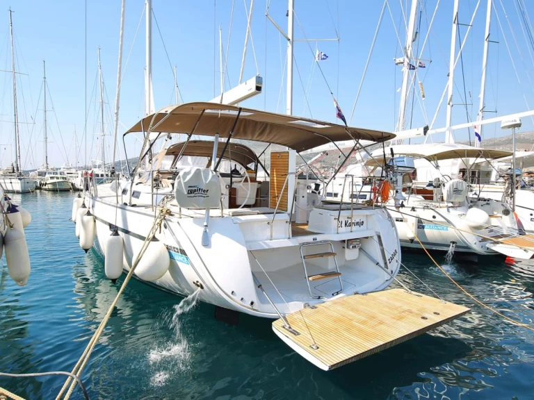 Wynajem Żaglowiec Bavaria z patentem 