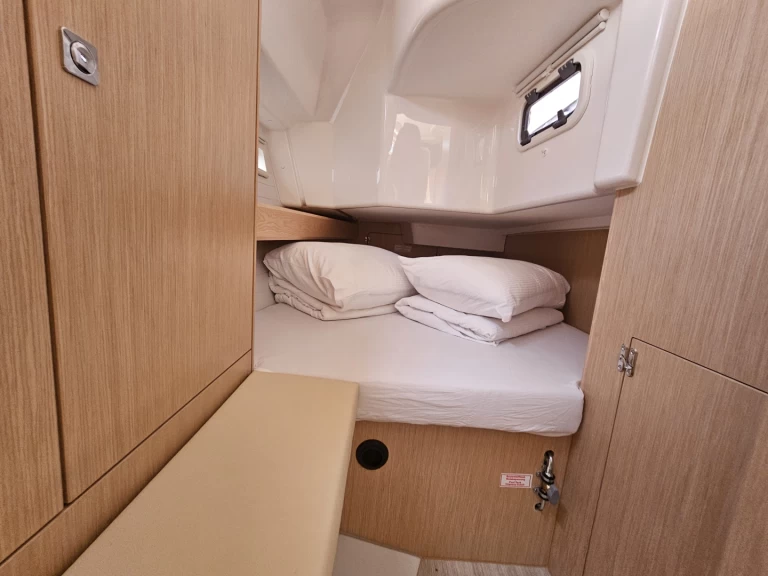 Bavaria Cruiser 34 między profesjonalistami a osobami prywatnymi w Biograd na Moru