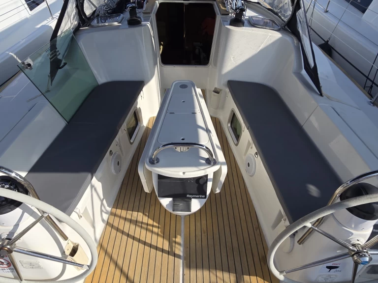 Wynajmij Żaglowiec z lub bez skippera Jeanneau w Biograd na Moru