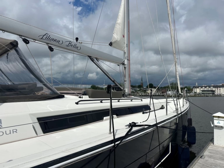Wynajem Żaglowiec Dufour z patentem 