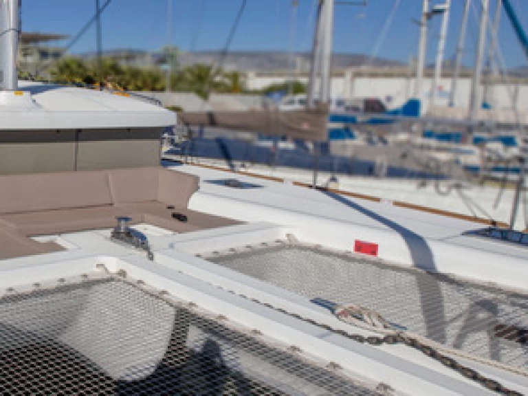 Wynajmij Katamaran z lub bez skippera Lagoon w Kallithéa