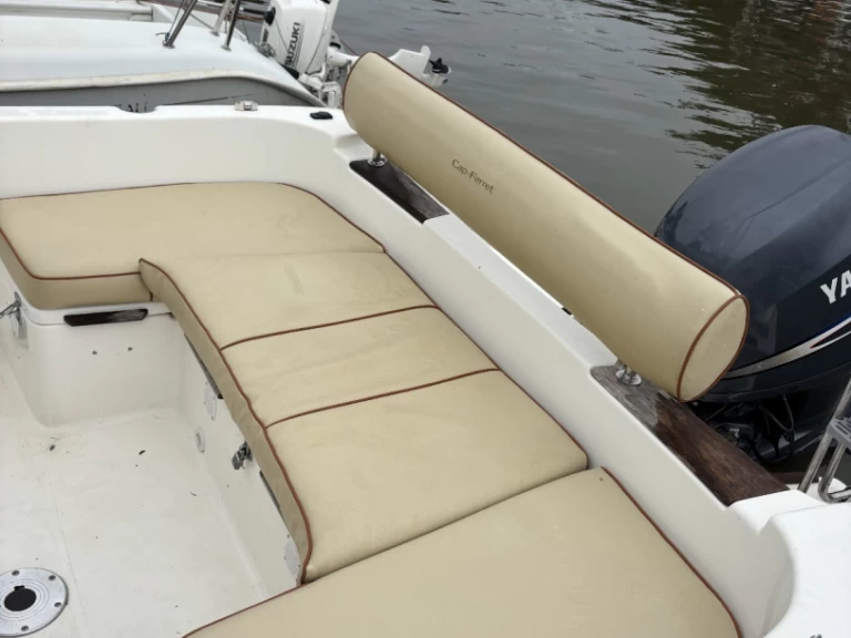 B2 Marine Cap Ferret 650 Open między profesjonalistami a osobami prywatnymi w Grand Piquey