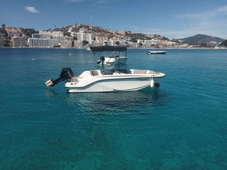 Wynajmij Quicksilver QS 475 AXESS w La Savina