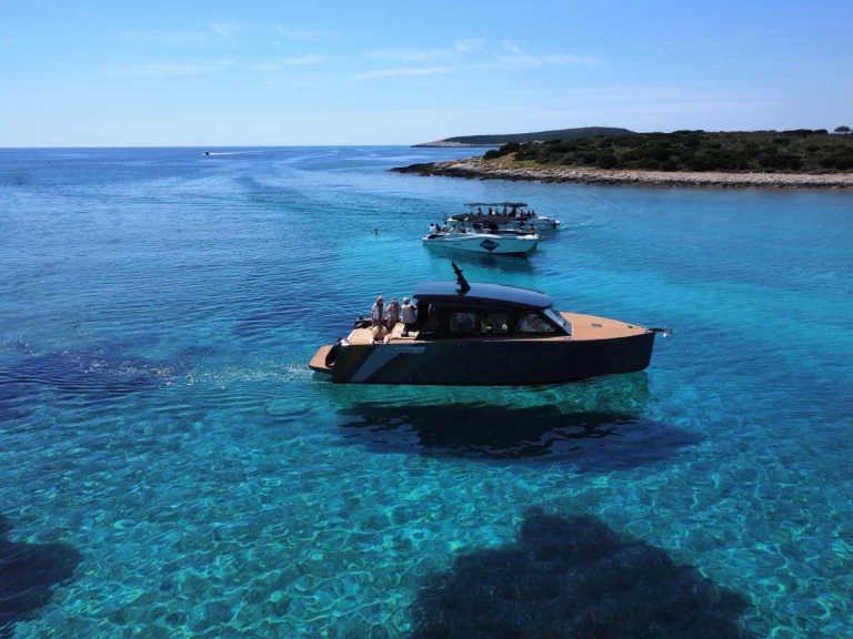 Colnago Colnago 35 między profesjonalistami a osobami prywatnymi w Hvar