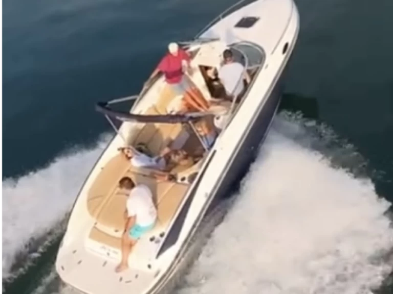 Motorówka do wynajmu w Vevey w najlepszej cenie