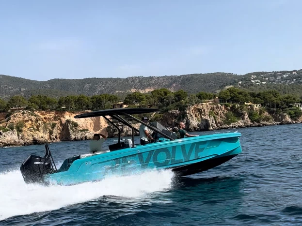 Axopar 22 Spyder między profesjonalistami a osobami prywatnymi w Puerto Portals