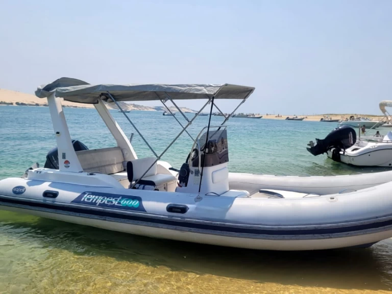 Wynajem łodzi Capelli Tempest 600 w Grand Piquey na SamBoat 
