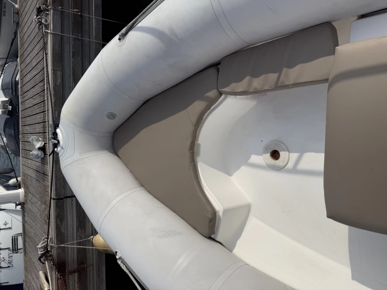 Wynajem łodzi Saint-Raphael tanio Explorer 620