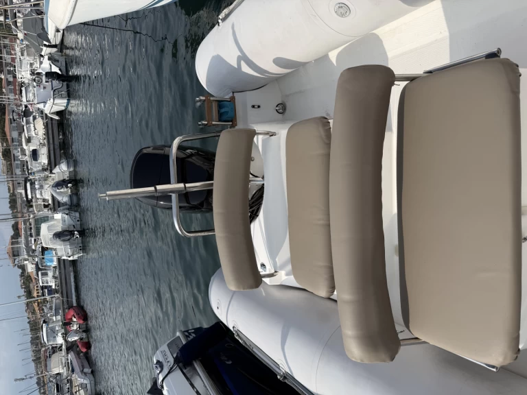 Wynajem Łódż półsztywna w Saint-Raphael - Bombard Explorer 620