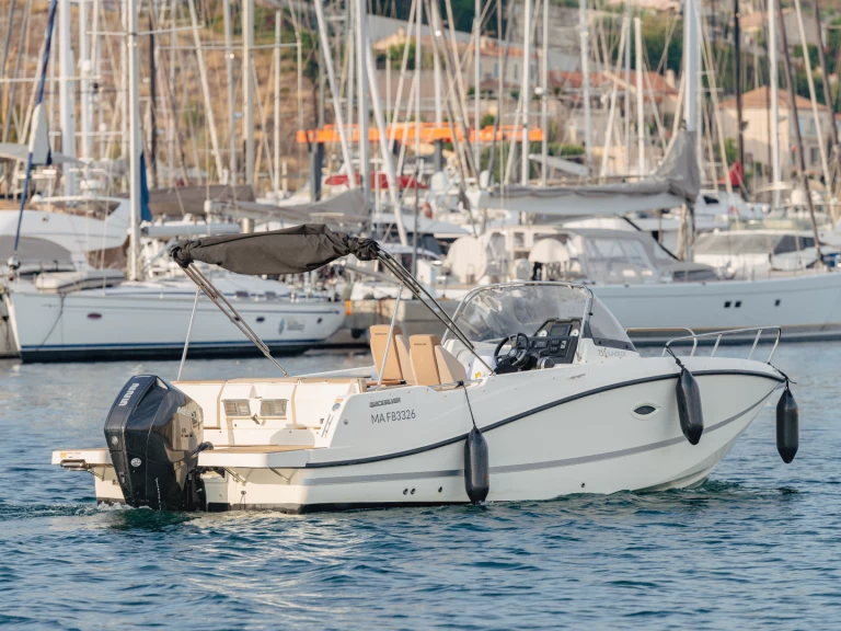 Wynajem Motorówka Quicksilver z patentem 