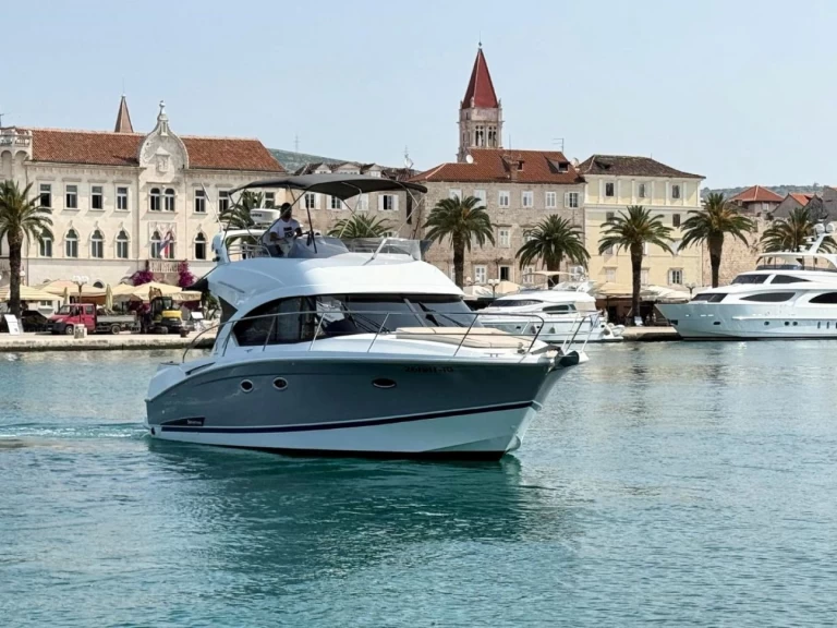 Wynajem łodzi Bénéteau Antares 36 w Trogir na SamBoat 