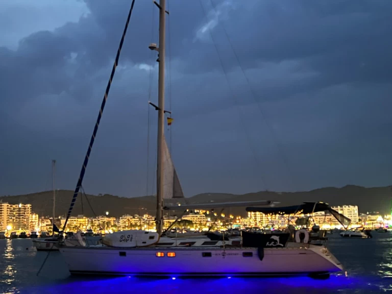 Wynajem Żaglowiec Jeanneau z patentem 