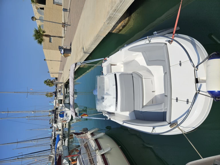 Wynajem Motorówka Remus z patentem 