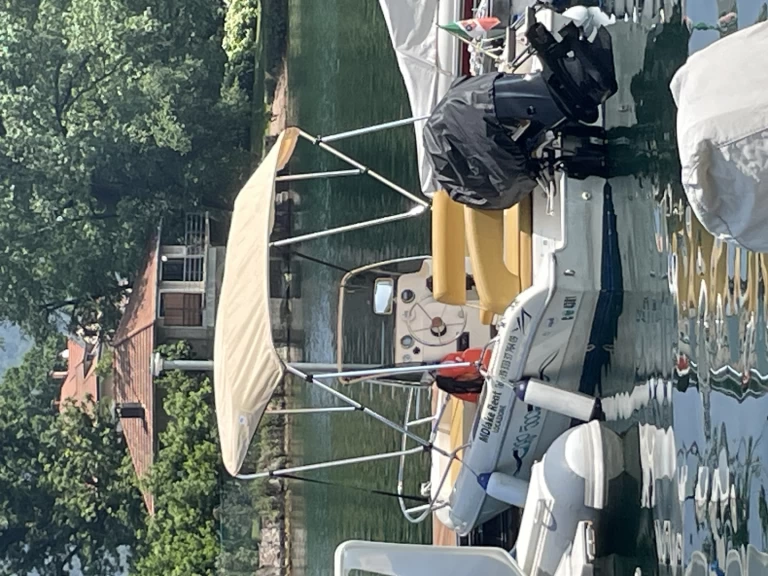 Wynajmij Capelli Capelli 500 Open w Brusimpiano