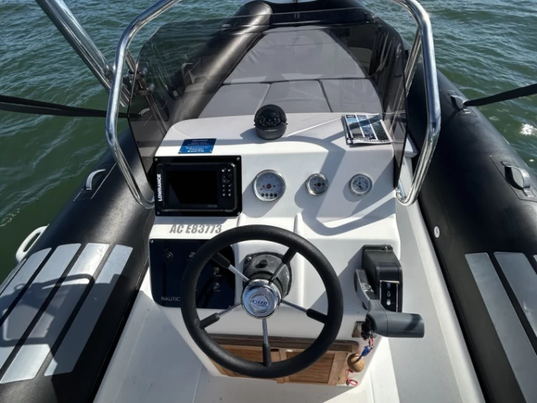 Nautica Led Nautica Led  między profesjonalistami a osobami prywatnymi w Grand Piquey