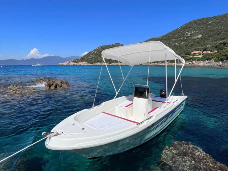 Safter SAFTER 465 między profesjonalistami a osobami prywatnymi w Campomoro