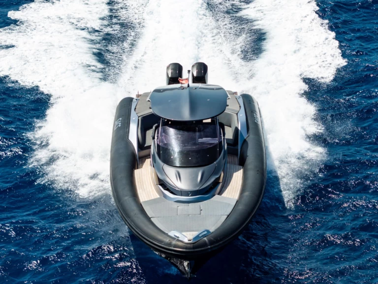 Sacs Strider 15 między profesjonalistami a osobami prywatnymi w San Ġiljan