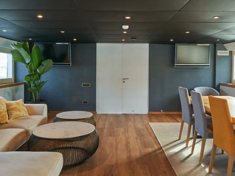 Wynajem Luksusowy jacht w Ibiza Town - Explorer 92