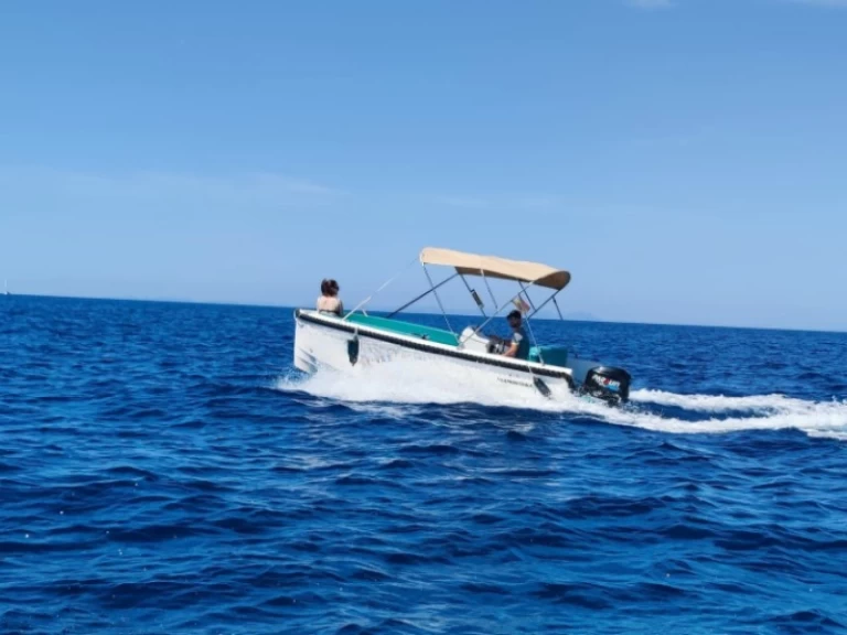 Marion 510 między profesjonalistami a osobami prywatnymi w Ciutadella de Menorca