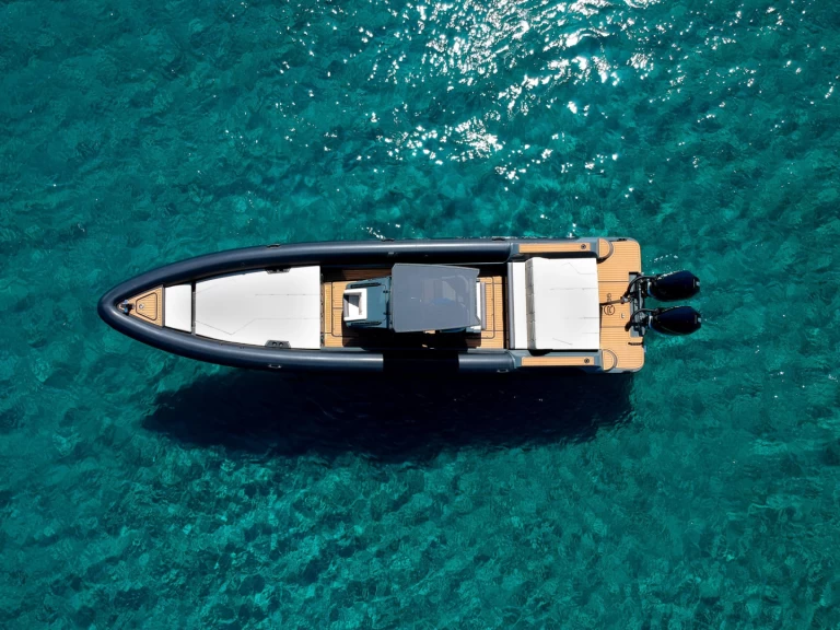 Motorówka do wynajmu w Anávyssos w najlepszej cenie