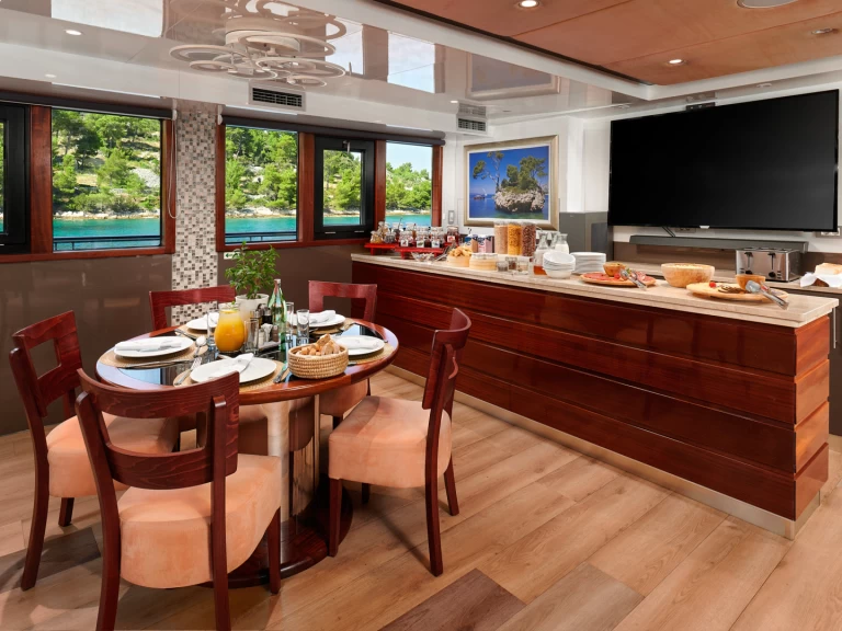 Wynajem w Split-  Motoryacht Queen Eleganza na SamBoat