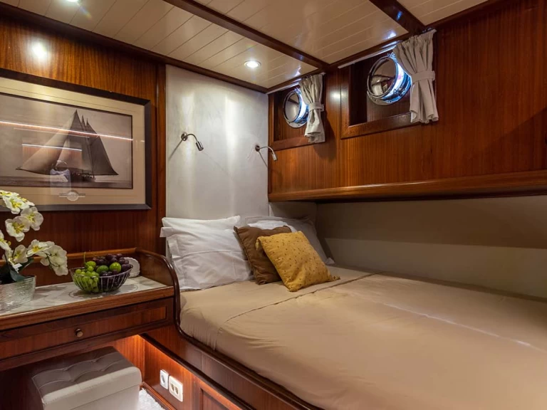 Wynajem łodzi Split tanio Gulet Smart Spirit