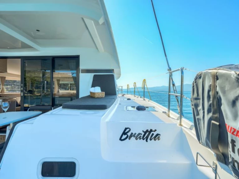 Wynajmij Katamaran z lub bez skippera Lagoon w Kaštela