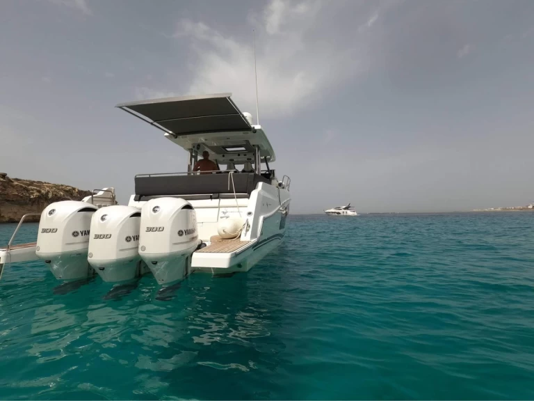 Wynajem Motorówka w San Ġiljan - Jeanneau cap camarat 12.5WA