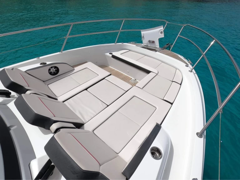 Wynajmij Motorówka z lub bez skippera Jeanneau w San Ġiljan