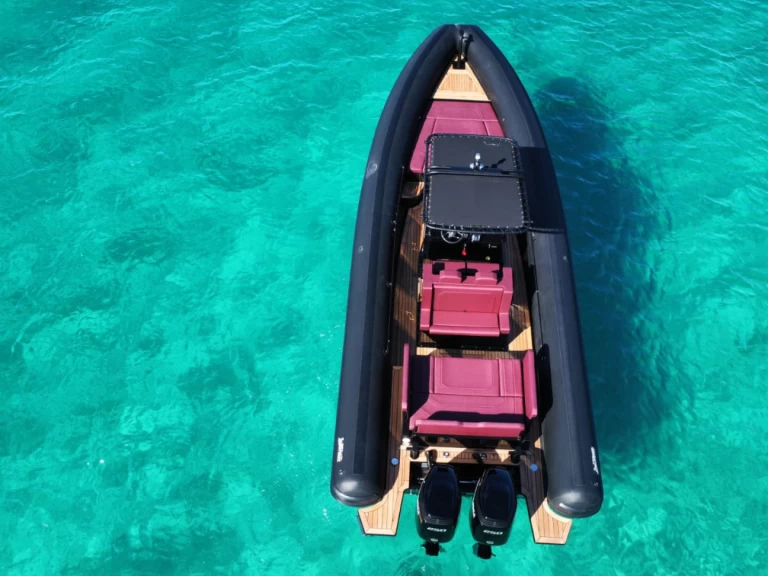 Sea Water Sea Water Phantom 300 między profesjonalistami a osobami prywatnymi w Portisco