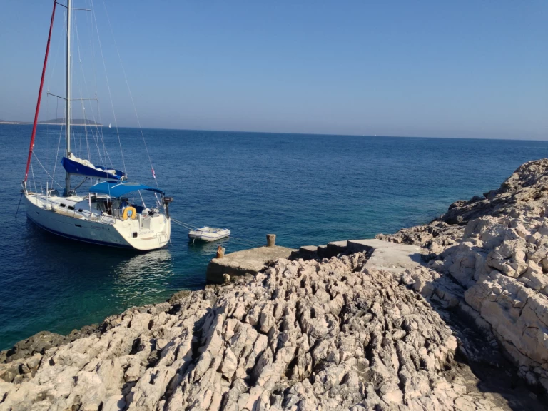 Wynajem w Vis- Bénéteau Oceanis 373 na SamBoat