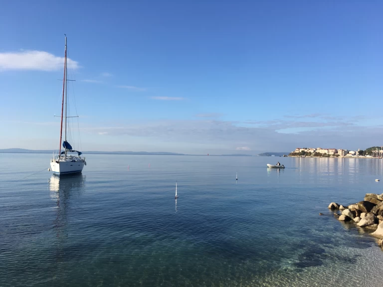 Wynajmij Bénéteau Oceanis 373 w Vis