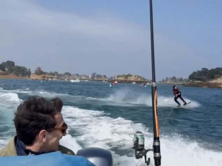 Wynajmij Valiant Valiant 450 Sport w Paimpol