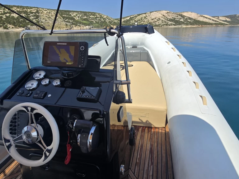 Wynajem Łódż półsztywna WBI z patentem 