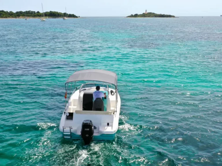 Motorówka do wynajmu w Port d'Alcudia w najlepszej cenie