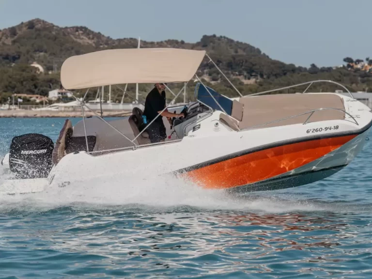 Wynajem Motorówka V2 z patentem 