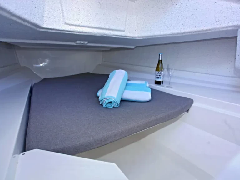 Wynajem Motorówka Abaris z patentem 