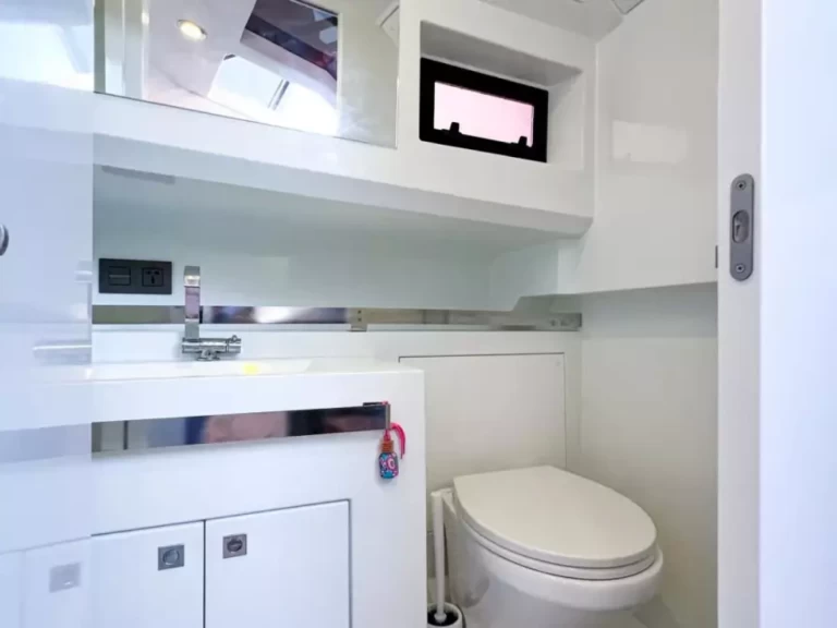 Wynajem Motorówka De Antonio z patentem 