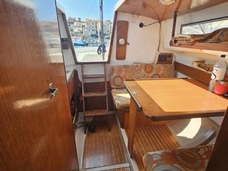 Żaglowiec do wynajmu w Isolella w najlepszej cenie