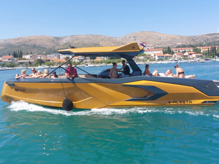 Wynajmij Alesta Marine Raptor parasailing w Split