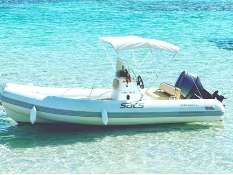 Łódż półsztywna do wynajmu w Ibiza Town w najlepszej cenie