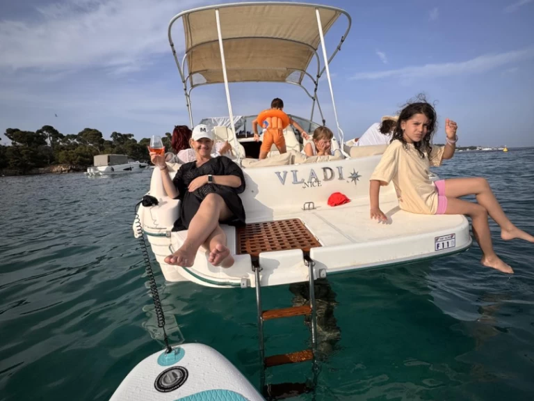 Wynajmij Jeanneau Cap Camarat 705 w Villeneuve-Loubet