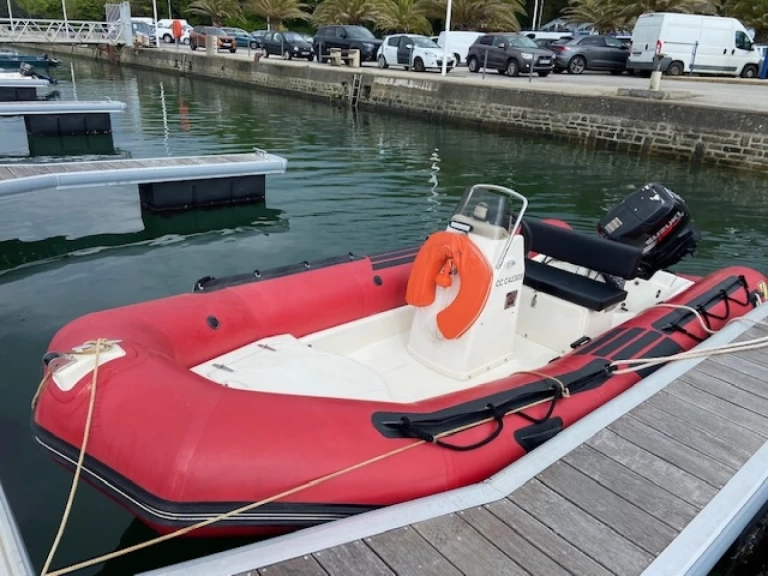 Łódż półsztywna do wynajmu w Bénodet w najlepszej cenie