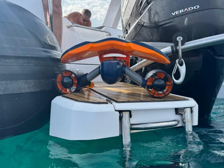 Łódż półsztywna do wynajmu w Martigues w najlepszej cenie