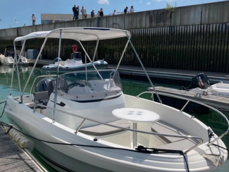 Jeanneau Cap Camarat 5.5 CC Serie 2 Style między profesjonalistami a osobami prywatnymi w Palavas-les-Flots