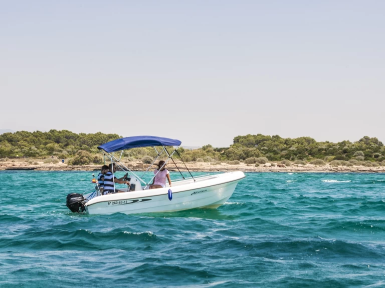 Wynajmij Mistral Mistral w Portocolom