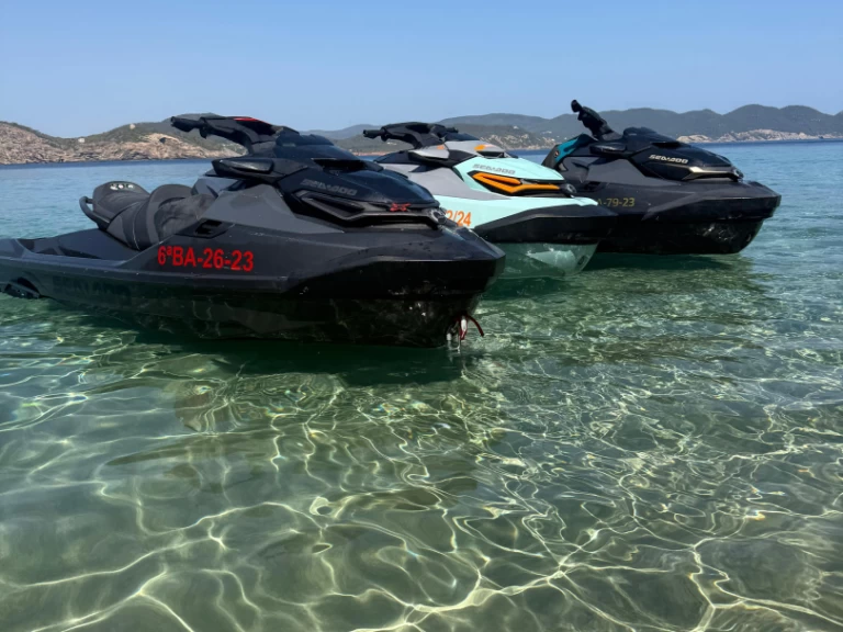 Wynajem łodzi Sea-Doo 300 RXT w Santa Eularia des Riu na SamBoat 