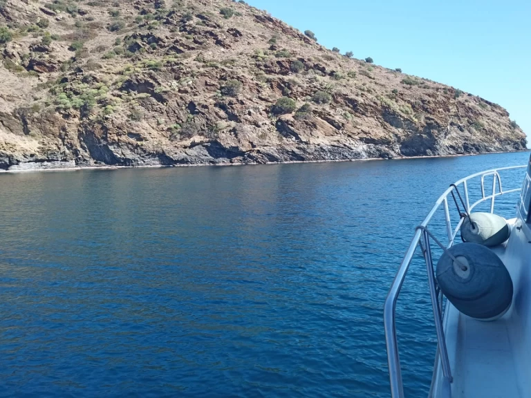 Wynajem Motorówka Arcoa z patentem 